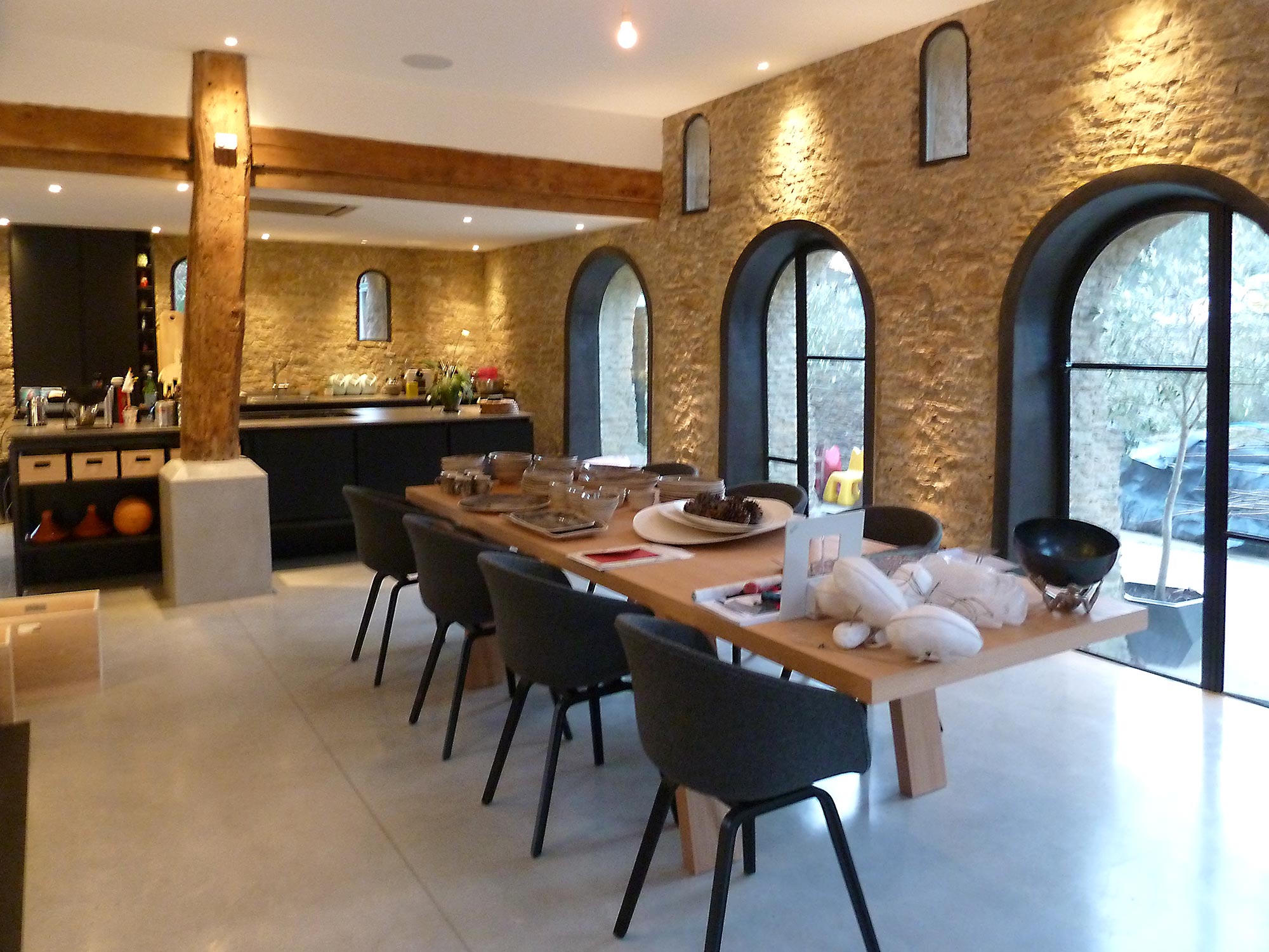 View of kitchen dining area - Castle Eaton Construction, Surrey