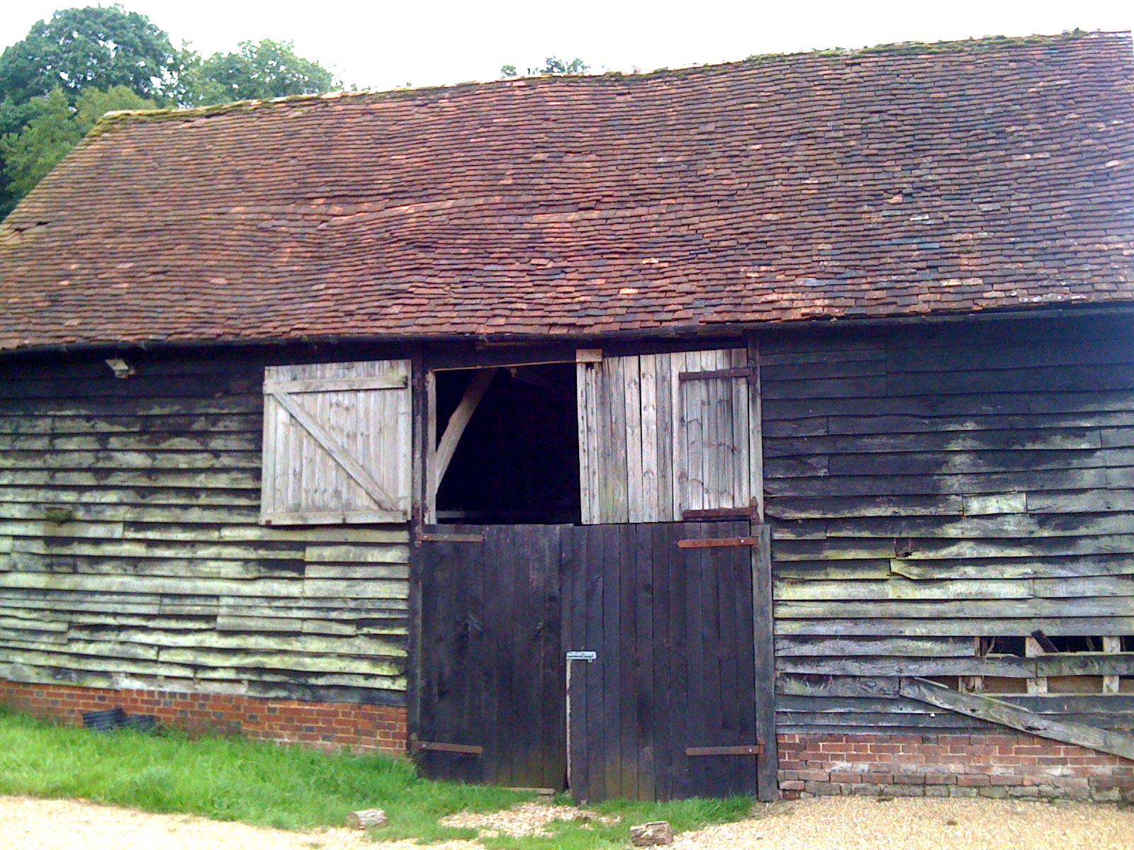 The barn before - Castle Eaton Construction